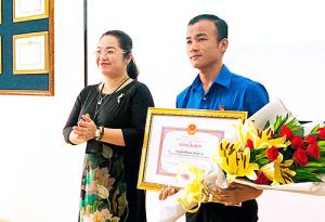 Khen thưởng đột xuất gương “Người tốt - việc tốt”