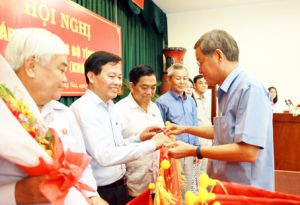 ​Kịp thời tháo gỡ vướng mắc cho doanh nghiệp và người dân