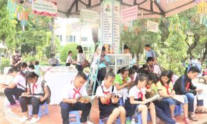 Gần 300 học sinh tham gia sinh hoạt sách về chiến thắng lịch sử Điện Biên Phủ