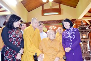 ​Phó Chủ tịch nước Đặng Thị Ngọc Thịnh thăm Hòa thượng Thích Thanh Từ