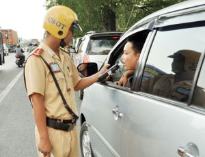 Tăng nặng mức phạt đối với lái xe uống rượu bia