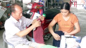 ​Chia sẻ manh áo, đong đầy yêu thương