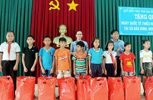 Chung tay chăm lo cho trẻ em