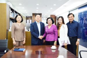 ​Gặp gỡ các tổ chức phi chính phủ nước ngoài