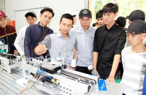 ​Kỳ họp thứ 10 HĐND tỉnh khóa IX: Đánh giá toàn diện tình hình kinh tế - xã hội 6 tháng