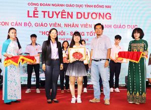 “Vườn hoa” Học giỏi - Sống tốt của ngành Giáo dục