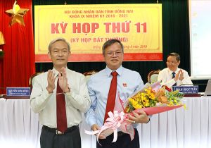 Kỳ họp thứ 11, HĐND tỉnh khoá IX: Ông Cao Tiến Dũng được bầu giữ chức Chủ tịch UBND tỉnh