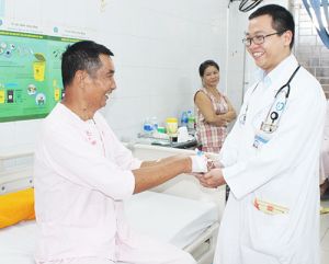 ​Đổi mới thái độ phục vụ, tạo hài lòng cho người bệnh