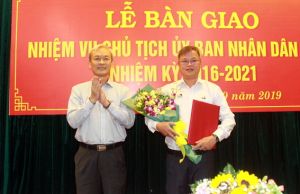 ​Bàn giao nhiệm vụ Chủ tịch UBND tỉnh, nhiệm kỳ 2016 - 2021