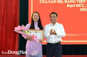​Chú trọng nêu gương trong cán bộ, đảng viên