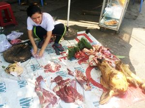 Nguy cơ mất an toàn vệ sinh thực phẩm ở chợ còn cao