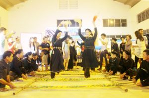 Văn minh trong việc cưới, việc tang và lễ hội