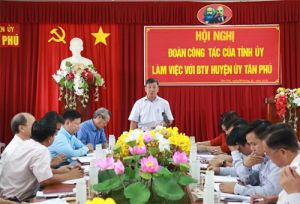​Thường trực Tỉnh ủy làm việc với Ban Thường vụ Huyện ủy Tân Phú: Tập trung chuẩn bị cho Đại hội Đảng bộ huyện nhiệm kỳ 2020-2025