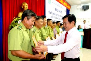 Chú trọng khen thưởng người lao động trực tiếp