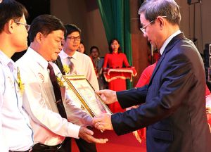 Tuyên dương 150 doanh nghiệp, cá nhân nộp thuế 2018