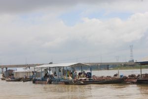 Di dời làng nuôi cá bè La Ngà theo quy hoạch mới