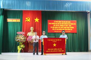 Chủ tịch UBND tỉnh trao thưởng cho cán bộ chiến sĩ Trung đoàn 935