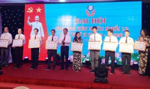 Tặng Bằng khen cho 22 tập thể và 114 cá nhân