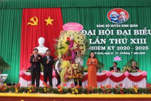 Đồng chí Trần Bá Đạt tái đắc cử Bí thư Huyện ủy Định Quán