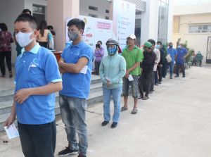 Cần có chính sách lâu dài chăm lo cho người lao động