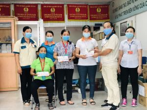 Giúp người lao động vượt qua khó khăn