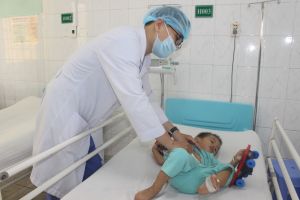 Căng mình cứu sống 2 bệnh nhi bị vỡ gan nguy kịch