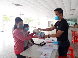 Những phần quà ý nghĩa dành cho con công nhân lao động