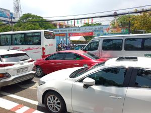 Khẩn trương khắc phục tình trạng ùn tắc giao thông tại khu vực một số trường học