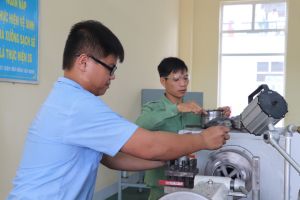 Phối hợp giữa trường nghề và trung tâm giáo dục thường xuyên