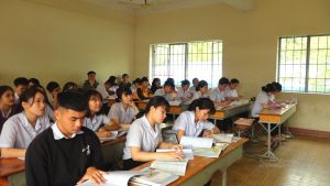 Dạy văn hóa trong trường nghề