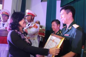 Tiếp tục đẩy mạnh phong trào thi đua yêu nước trong giai đoạn mới