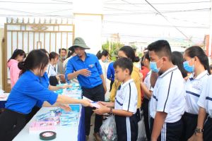 Thanh niên cùng hành động để thay đổi thế giới