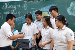 Chia sẻ yêu thương với miền Trung ruột thịt