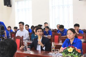 Đẩy mạnh học và làm theo Bác