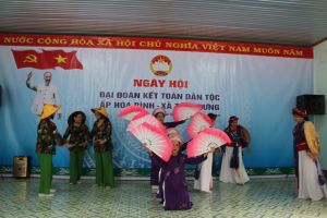 Phó bí thư thường trực Tỉnh ủy Hồ Thanh Sơn dự Ngày hội đại đoàn kết toàn dân tộc tại H.Định Quán