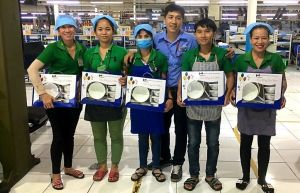 Ý nghĩa từ những phần quà sinh nhật dành cho người lao động