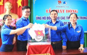 Tuổi trẻ Đồng Nai tiếp sức miền Trung vượt qua bão lũ