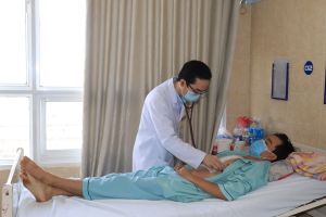 Lấy khối u to hơn quả trứng gà trong tim bệnh nhân