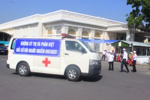 Mít tinh hưởng ứng Tháng Hành động quốc gia phòng chống HIV/AIDS