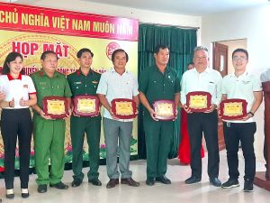 Gương sáng trong đồng bào dân tộc thiểu số