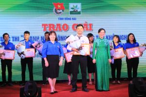 Dự án sản xuất và kinh doanh quà tặng – trang trí bằng gỗ đoạt giải nhất OCOP