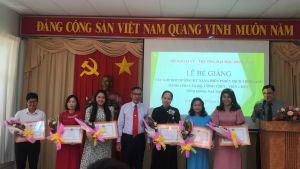 Bế giảng lớp Bồi dưỡng kỹ năng biên phiên dịch tiếng Anh