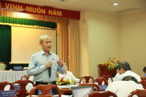 Nhiều vấn đề nóng được thảo luận
