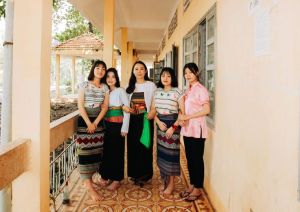 Cô giáo của học sinh dân tộc thiểu số