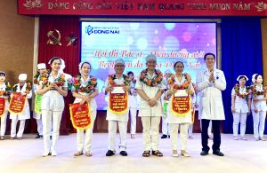 Càng khó khăn càng phải ra sức thi đua