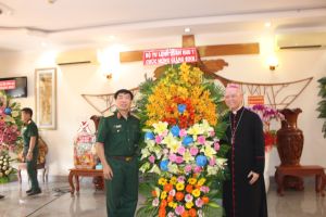 Bộ Tư lệnh Quân khu 7, Bộ CHQS tỉnh thăm, chúc giáng sinh tại Tòa giám mục Xuân Lộc
