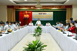 Họp báo cuối năm: Nhiều câu hỏi  xoay quanh những vấn đề “nóng” trên địa bàn tỉnh