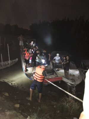 Vây bắt hàng chục đối tượng đánh bạc giữa khu đầm lầy