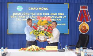 Lãnh đạo tỉnh đến thăm các đơn vị ngành tài chính