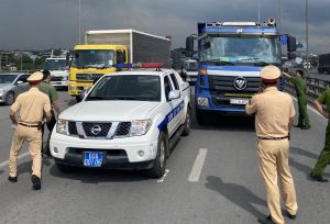 Chống người thi hành công vụ ngày càng manh động